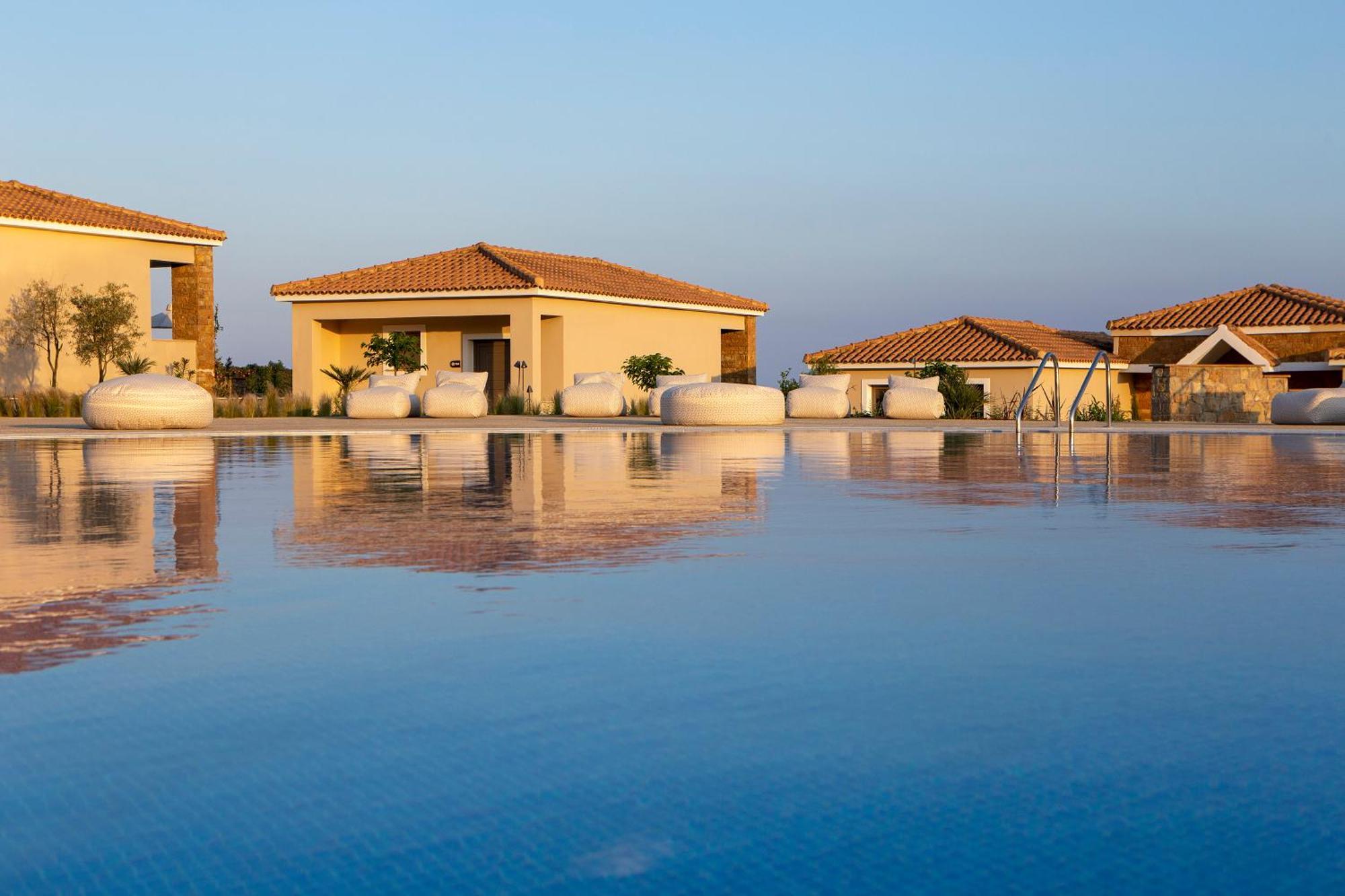 Ajul Luxury Hotel & Spa Resort, A Registry Collection Hotel Agia Paraskevi  Ngoại thất bức ảnh